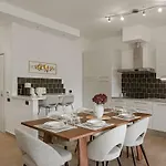 아파트 Hillview By Aura Luxury Collection *