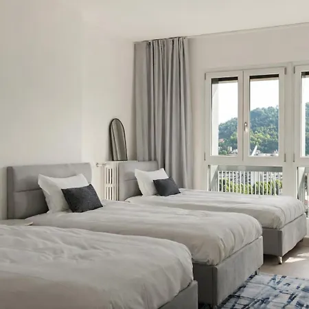 Hillview By Aura Luxury Collection 아파트